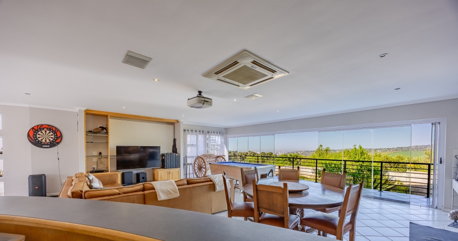 6 Bedroom Property for Sale in Vergesig Western Cape